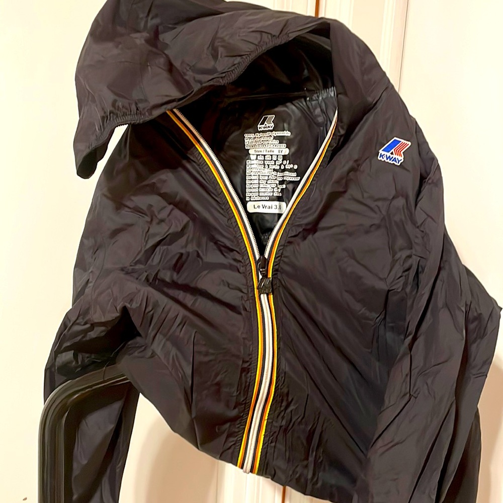 Kids Kway black zip up rain jacket sz 8y